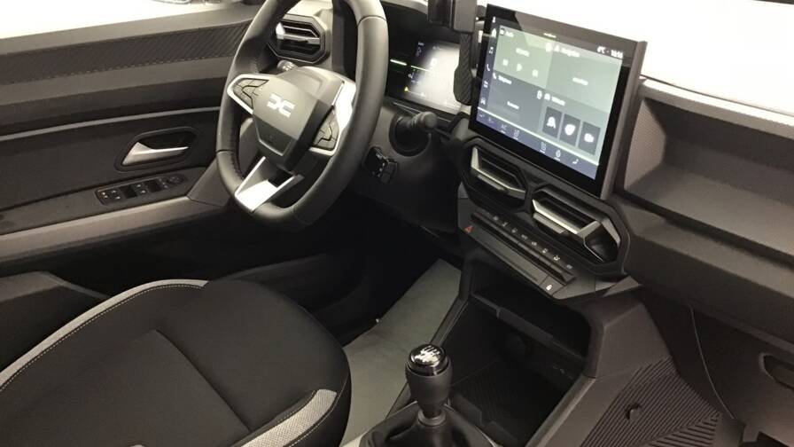 Mandataire Automobile occasion, recherche de Dacia Duster-mild-hybrid-130-4x4-extreme5-portes-vp-essence-sans-plomb042025 - E-Motors