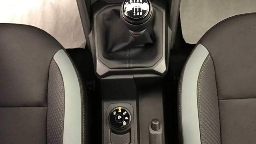 Mandataire Automobile occasion, recherche de Dacia Duster-mild-hybrid-130-4x4-extreme5-portes-vp-essence-sans-plomb042025 - E-Motors