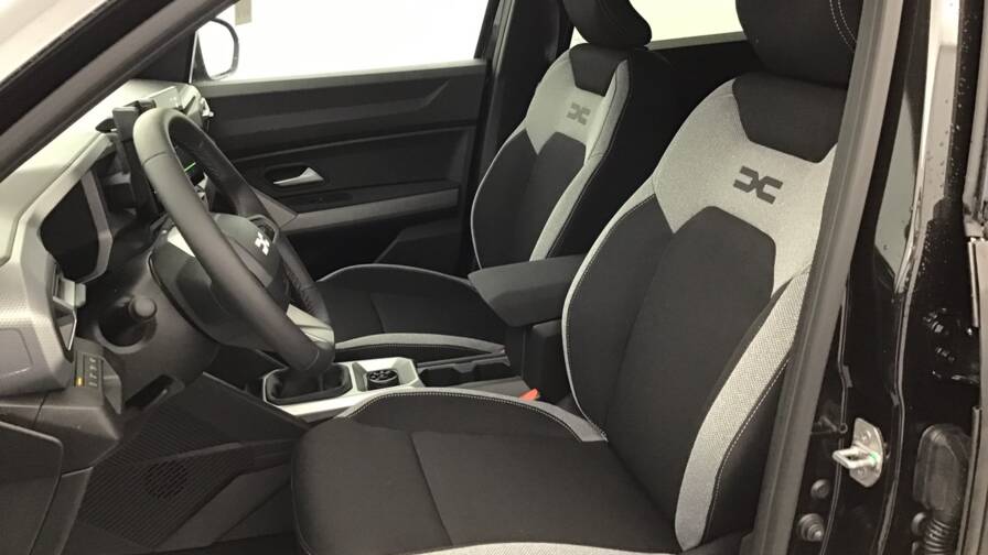 Mandataire Automobile occasion, recherche de Dacia Duster-mild-hybrid-130-4x4-extreme5-portes-vp-essence-sans-plomb042025 - E-Motors