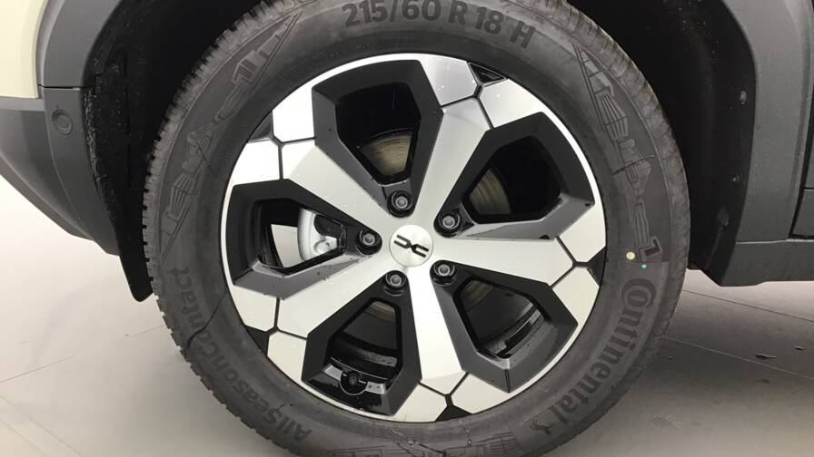 Mandataire Automobile occasion, recherche de Dacia Duster-mild-hybrid-130-4x4-extreme5-portes-vp-essence-sans-plomb042025 - E-Motors