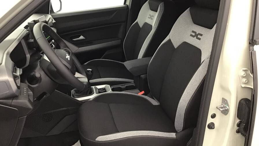 Mandataire Automobile occasion, recherche de Dacia Duster-mild-hybrid-130-4x4-extreme5-portes-vp-essence-sans-plomb042025 - E-Motors