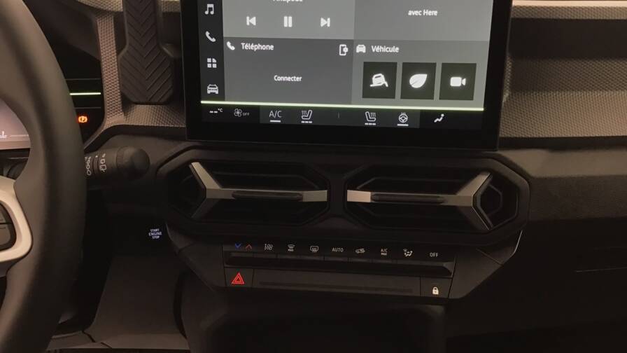 Mandataire Automobile occasion, recherche de Dacia Duster-mild-hybrid-130-4x4-extreme5-portes-vp-essence-sans-plomb042025 - E-Motors