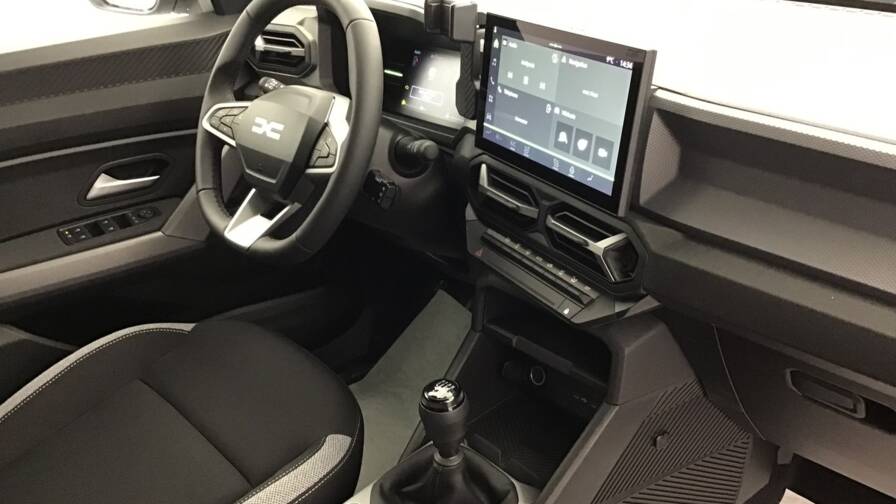 Mandataire Automobile occasion, recherche de Dacia Duster-mild-hybrid-130-4x4-extreme5-portes-vp-essence-sans-plomb042025 - E-Motors