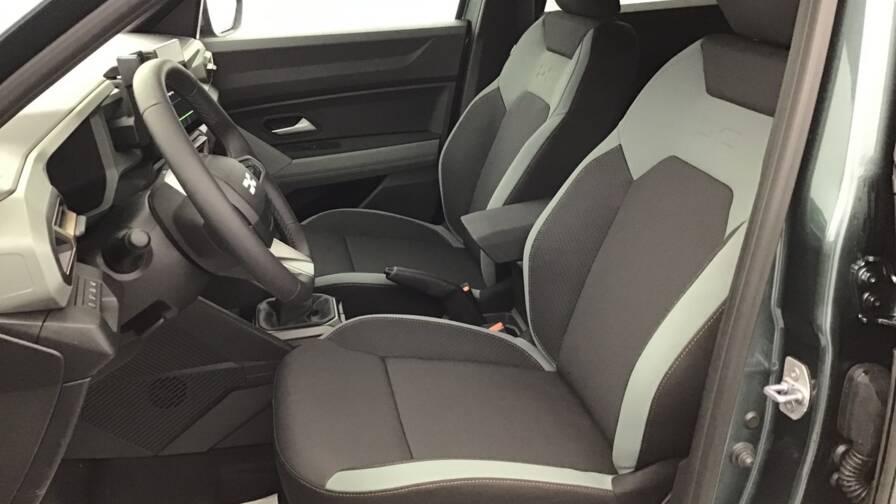 Mandataire Automobile occasion, recherche de Dacia Duster-mild-hybrid-130-4x4-extreme5-portes-vp-essence-sans-plomb042025 - E-Motors