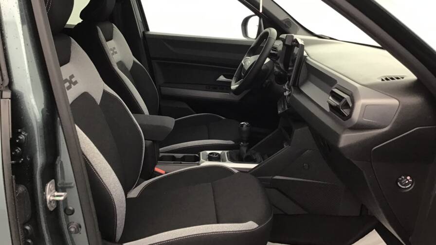 Mandataire Automobile occasion, recherche de Dacia Duster-mild-hybrid-130-4x4-extreme5-portes-vp-essence-sans-plomb042025 - E-Motors