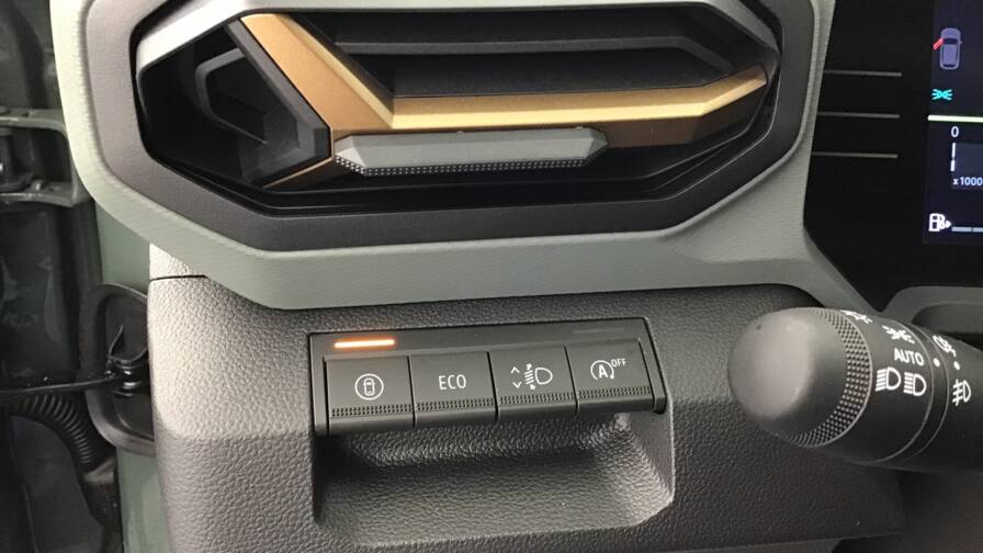 Mandataire Automobile occasion, recherche de Dacia Duster-mild-hybrid-130-extreme5-portes-vp-essence-sans-plomb042025 - E-Motors