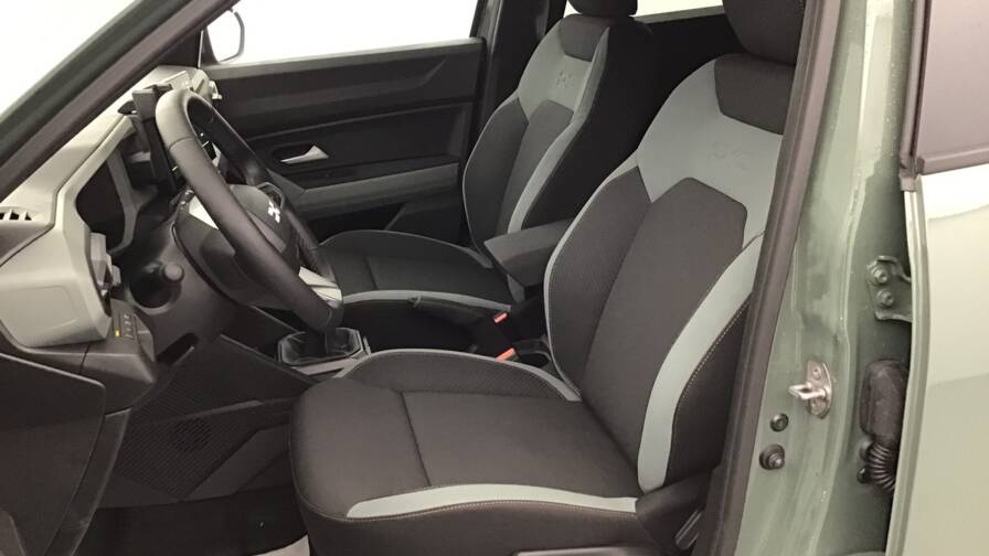 Mandataire Automobile occasion, recherche de Dacia Duster-mild-hybrid-130-extreme5-portes-vp-essence-sans-plomb042025 - E-Motors