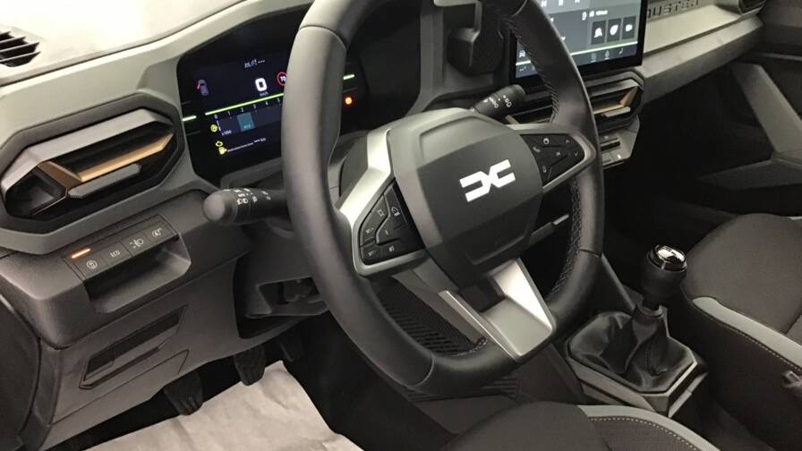 Mandataire Automobile occasion, recherche de Dacia Duster-mild-hybrid-130-extreme5-portes-vp-essence-sans-plomb042025 - E-Motors
