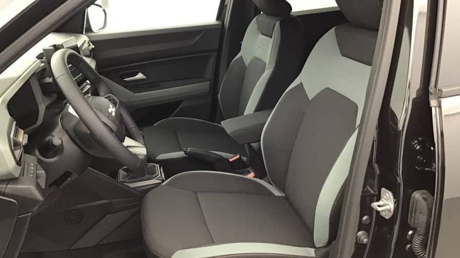 Mandataire Automobile occasion, recherche de Dacia Duster-mild-hybrid-130-extreme5-portes-vp-essence-sans-plomb042025 - E-Motors