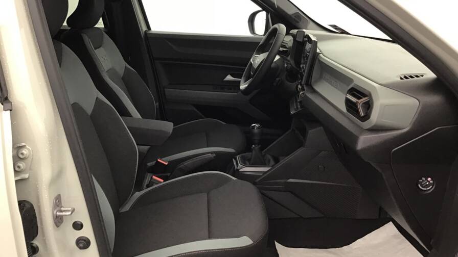 Mandataire Automobile occasion, recherche de Dacia Duster-mild-hybrid-130-extreme5-portes-vp-essence-sans-plomb042025 - E-Motors