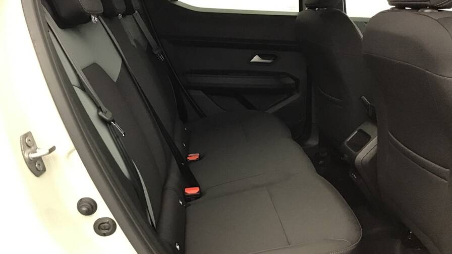 Mandataire Automobile occasion, recherche de Dacia Duster-mild-hybrid-130-extreme5-portes-vp-essence-sans-plomb042025 - E-Motors