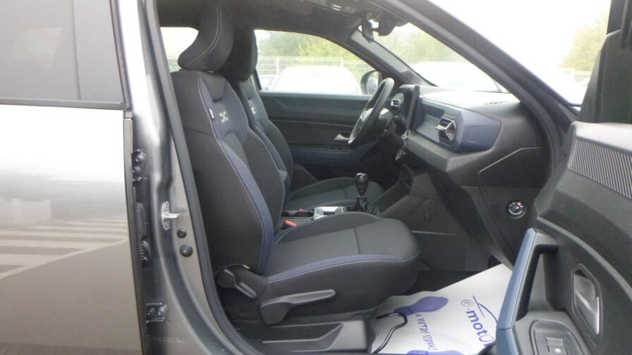 Mandataire Automobile neuf, recherche de Dacia Duster-eco-g-100-journey-plus-pack-city-plus-pack-cold - E-Motors