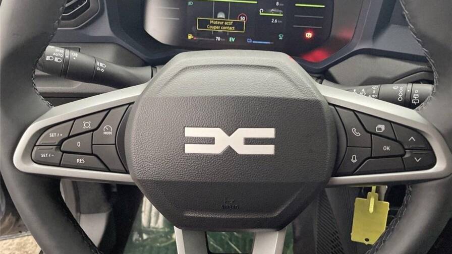 Mandataire Automobile occasion, recherche de Dacia Duster-iii-hybrid-140-4x2-expression - E-Motors