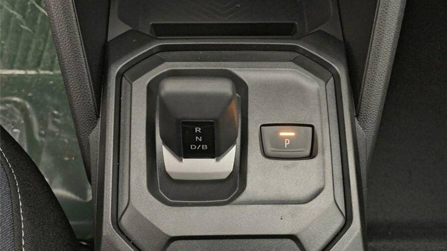Mandataire Automobile occasion, recherche de Dacia Duster-iii-hybrid-140-4x2-expression - E-Motors