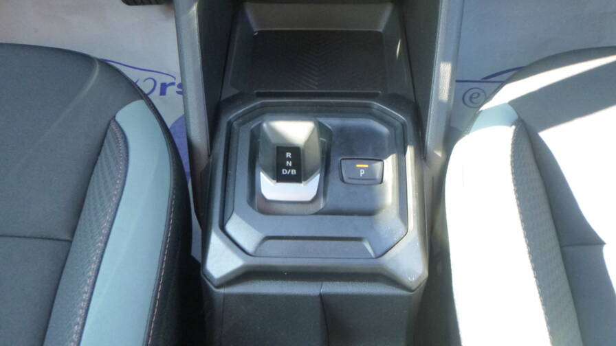 Mandataire Automobile neuf, recherche de Dacia Duster-hybrid-140-extreme-plus-si-ges-avant-chauffants - E-Motors