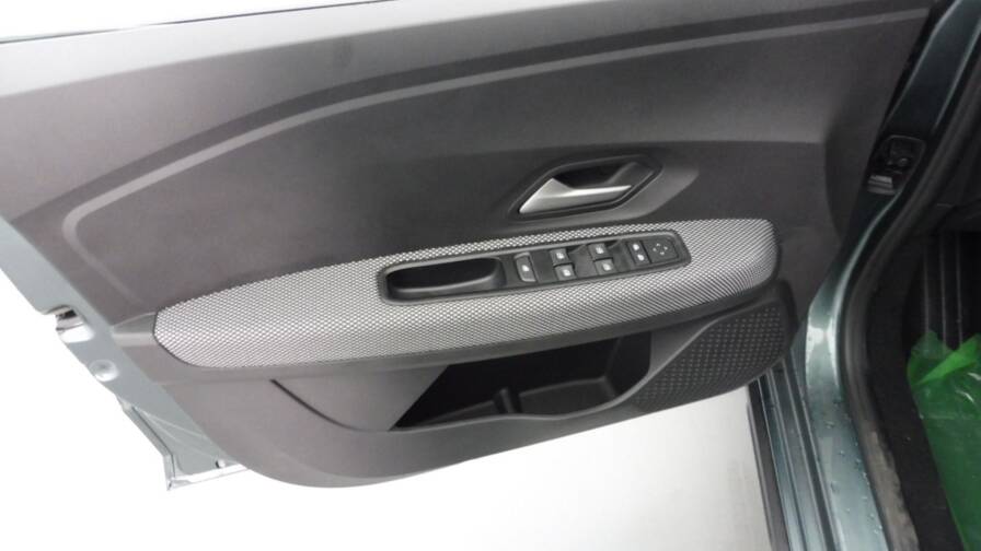 Mandataire Automobile neuf, recherche de Dacia Jogger-1-0-eco-g-100ch-expression-7-places-24 - E-Motors