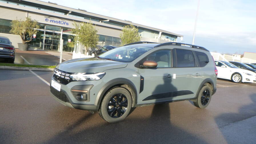 Mandataire Automobile neuf, recherche de Dacia Jogger-eco-g-100-7-places-extreme-plus-plus-si-ges-av-chauffants - E-Motors