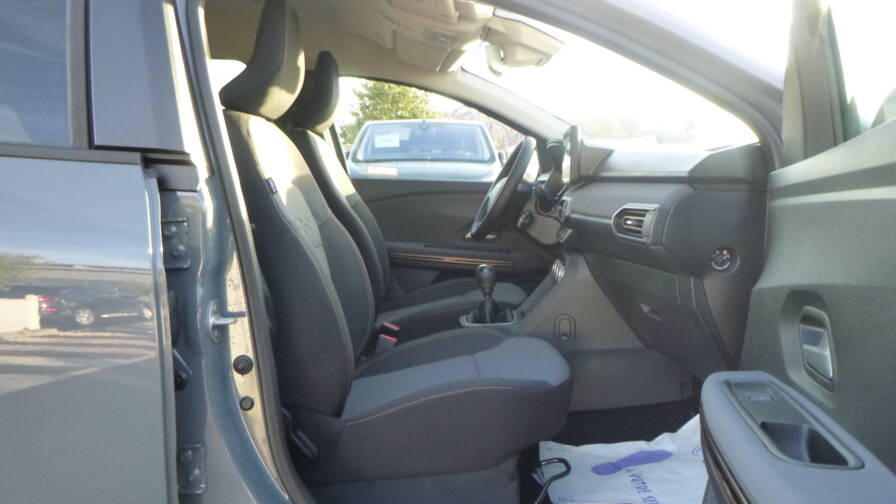 Mandataire Automobile neuf, recherche de Dacia Jogger-eco-g-100-7-places-extreme-plus-plus-si-ges-av-chauffants - E-Motors