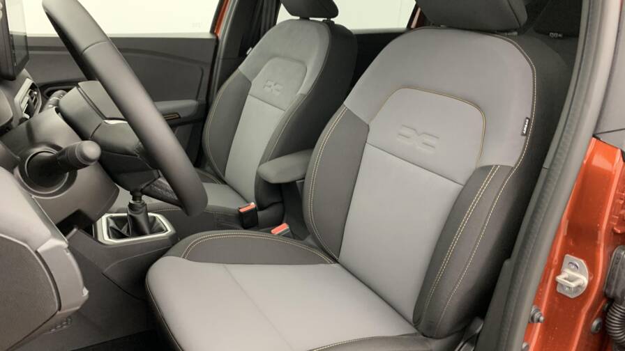 Mandataire Automobile neuf, recherche de Dacia Jogger-eco-g-100-7-places-gsr2-extreme-plus - E-Motors