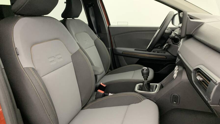 Mandataire Automobile neuf, recherche de Dacia Jogger-eco-g-100-7-places-gsr2-extreme-plus - E-Motors