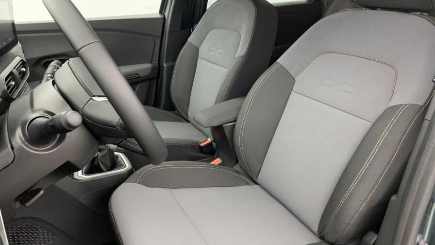 Mandataire Automobile neuf, recherche de Dacia Jogger-eco-g-100-7-places-gsr2-extreme-plus - E-Motors