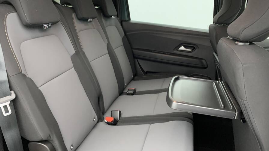 Mandataire Automobile neuf, recherche de Dacia Jogger-eco-g-100-7-places-gsr2-extreme-plus - E-Motors