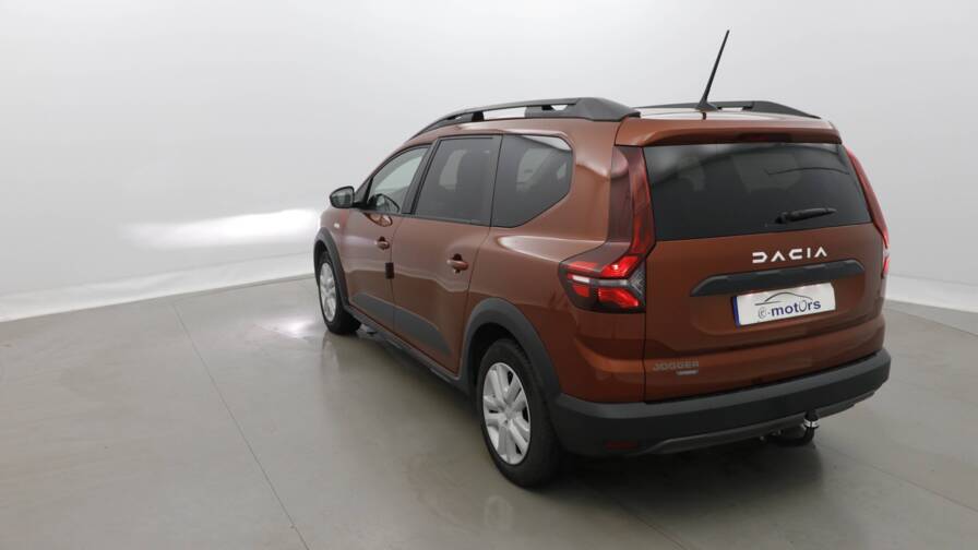 Mandataire Automobile occasion, recherche de Dacia Jogger-hybrid-140-7-places-expression - E-Motors