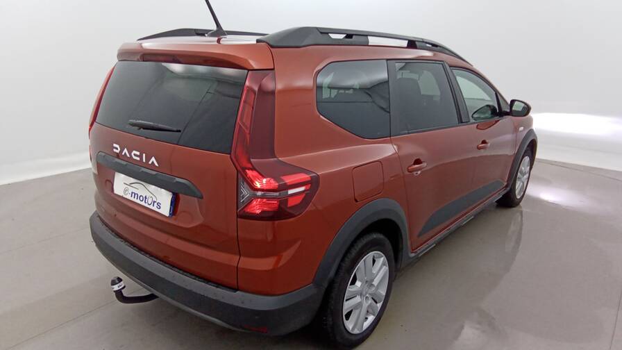 Mandataire Automobile occasion, recherche de Dacia Jogger-hybrid-140-7-places-expression - E-Motors