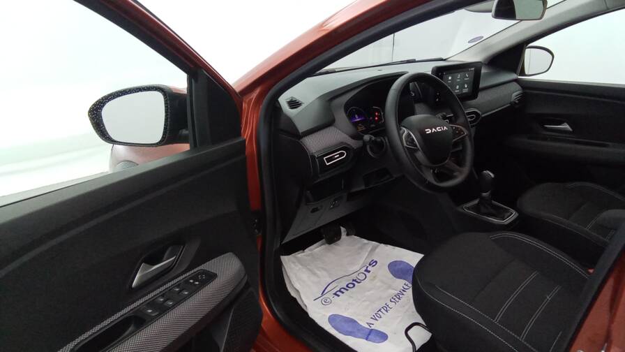 Mandataire Automobile occasion, recherche de Dacia Jogger-hybrid-140-7-places-expression - E-Motors