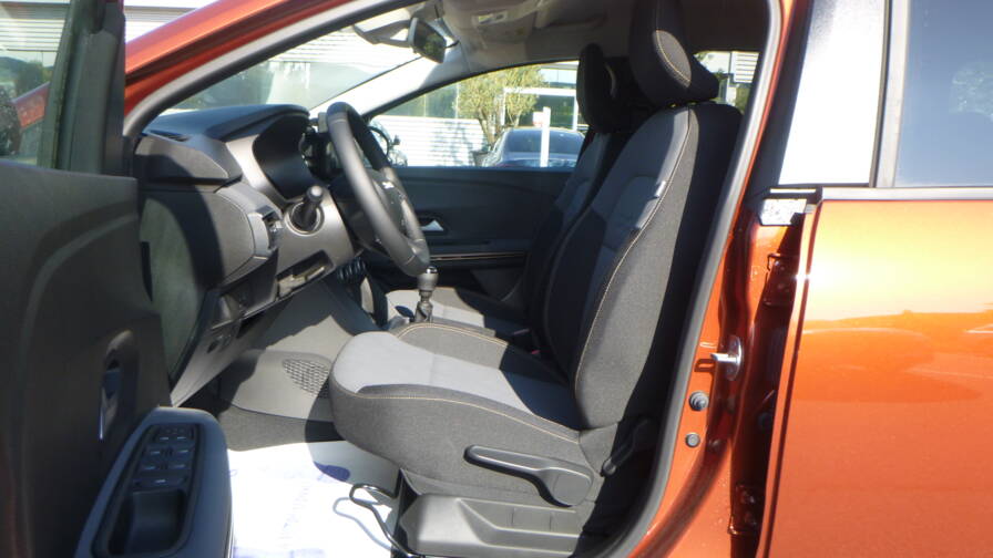 Mandataire Automobile neuf, recherche de Dacia Jogger-eco-g-100-7-places-extreme-plus-plus-si-ges-av-chauffants - E-Motors