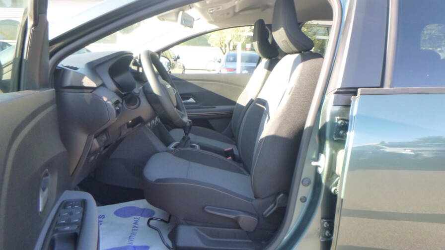 Mandataire Automobile neuf, recherche de Dacia Jogger-eco-g-100-7-places-extreme-plus-plus-si-ges-av-chauffants - E-Motors