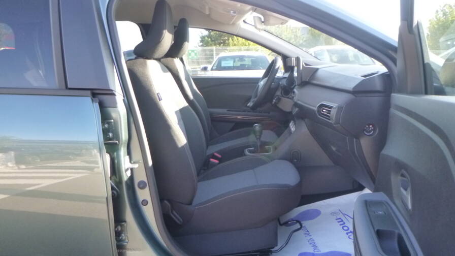 Mandataire Automobile neuf, recherche de Dacia Jogger-eco-g-100-7-places-extreme-plus-plus-si-ges-av-chauffants - E-Motors