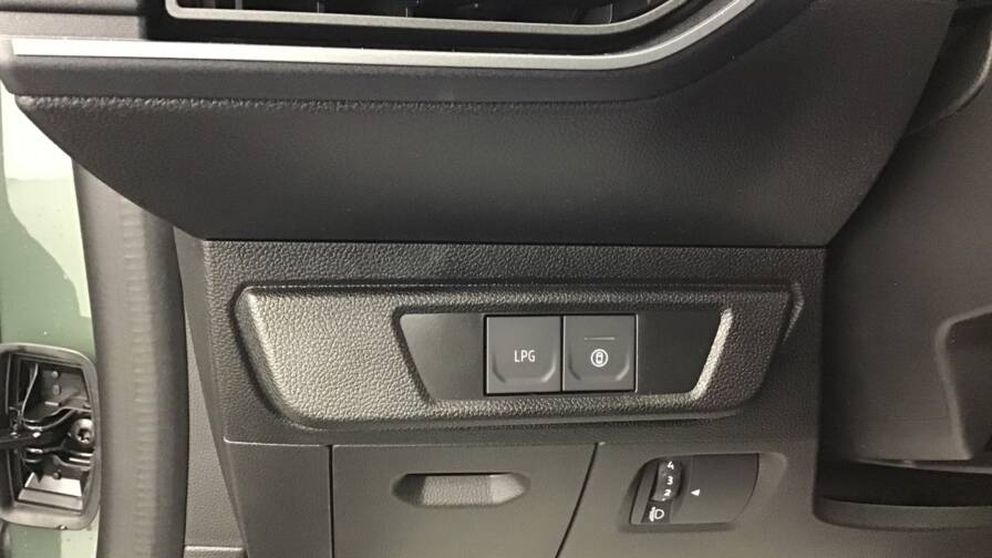 Mandataire Automobile occasion, recherche de Dacia Sandero-eco-g-100-gsr2-stepway-expression5-portes-vp-essence-ou-gaz042024-en-cours - E-Motors