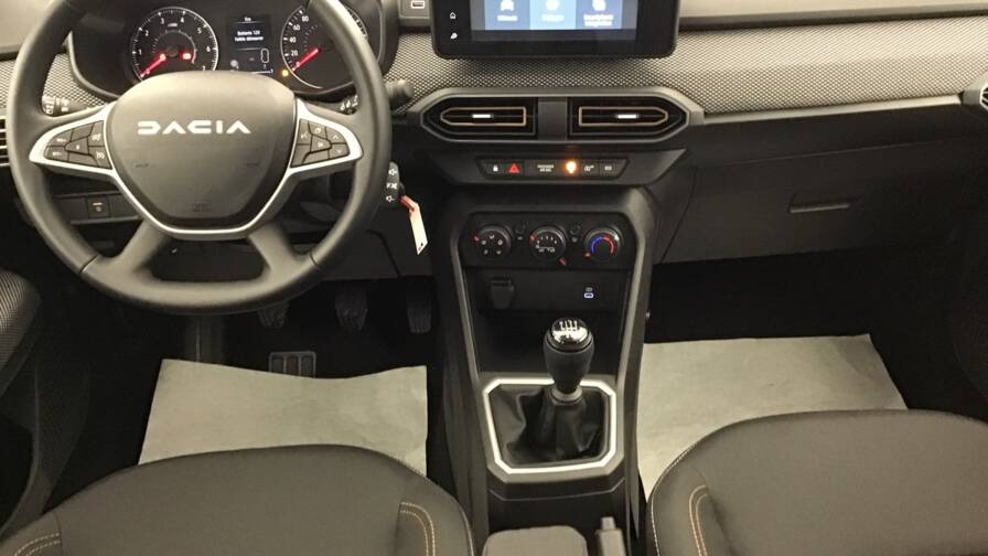 Mandataire Automobile occasion, recherche de Dacia Sandero-tce-90-gsr2-stepway-expression5-portes-vp-essence-sans-plomb - E-Motors