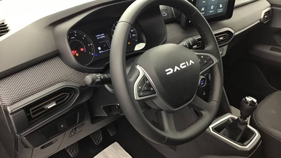 Mandataire Automobile occasion, recherche de Dacia Sandero-tce-90-gsr2-stepway-expression5-portes-vp-essence-sans-plomb - E-Motors