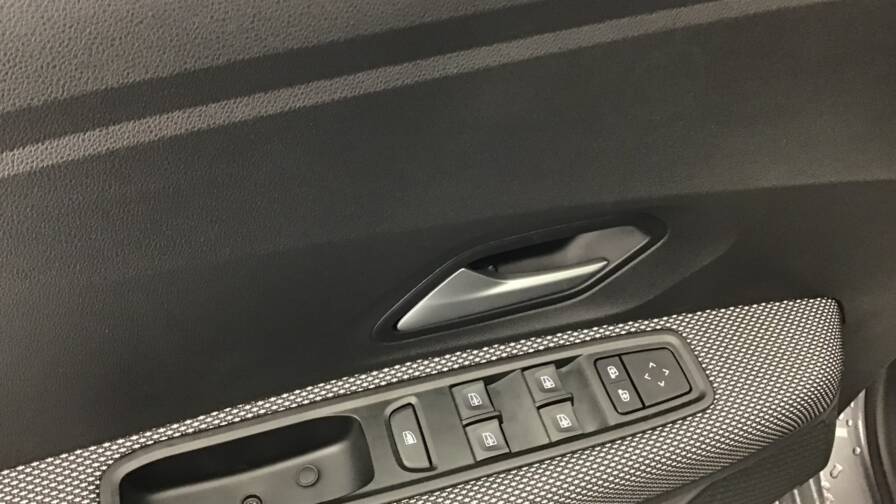 Mandataire Automobile occasion, recherche de Dacia Sandero-tce-90-gsr2-stepway-expression5-portes-vp-essence-sans-plomb - E-Motors