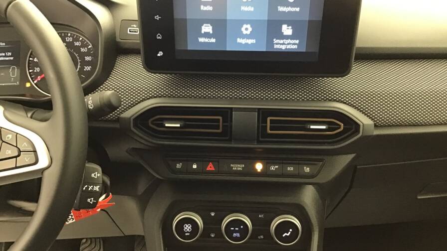 Mandataire Automobile occasion, recherche de Dacia Sandero-tce-90-gsr2-stepway-expression5-portes-vp-essence-sans-plomb - E-Motors