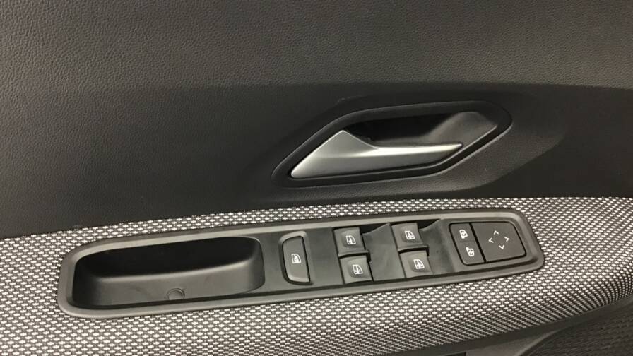 Mandataire Automobile occasion, recherche de Dacia Sandero-tce-90-gsr2-stepway-expression5-portes-vp-essence-sans-plomb - E-Motors