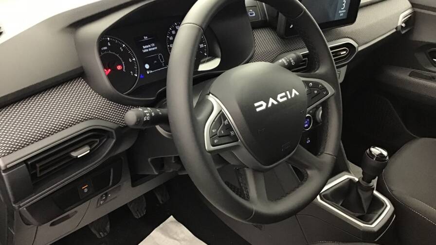 Mandataire Automobile occasion, recherche de Dacia Sandero-tce-90-gsr2-stepway-expression5-portes-vp-essence-sans-plomb - E-Motors