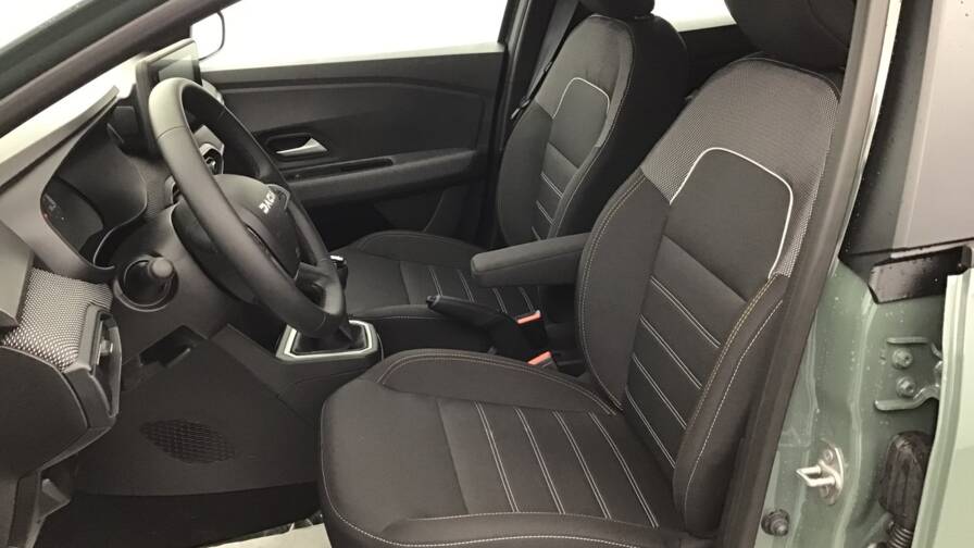 Mandataire Automobile occasion, recherche de Dacia Sandero-tce-90-gsr2-stepway-expression5-portes-vp-essence-sans-plomb - E-Motors