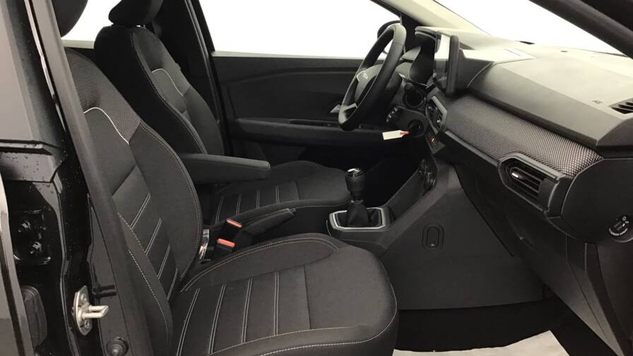 Mandataire Automobile occasion, recherche de Dacia Sandero-tce-90-gsr2-stepway-expression5-portes-vp-essence-sans-plomb - E-Motors