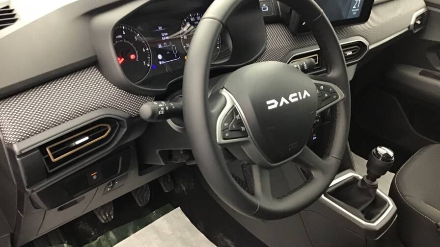 Mandataire Automobile occasion, recherche de Dacia Sandero-tce-90-gsr2-stepway-expression5-portes-vp-essence-sans-plomb - E-Motors