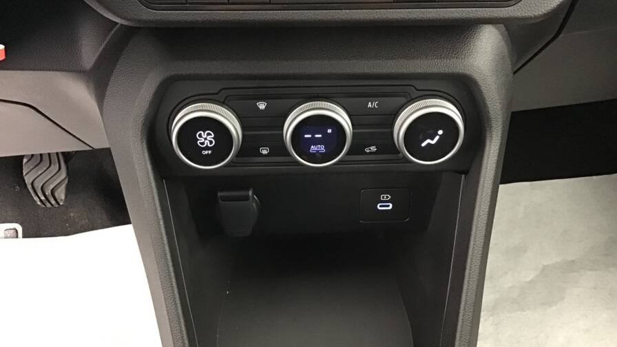 Mandataire Automobile occasion, recherche de Dacia Sandero-tce-90-gsr2-stepway-expression5-portes-vp-essence-sans-plomb - E-Motors