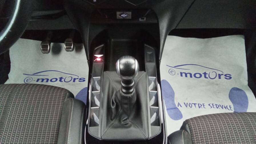 Mandataire Automobile occasion, recherche de Ds Ds3-crossback-puretech-100-bvm6-performance-line-plus - E-Motors