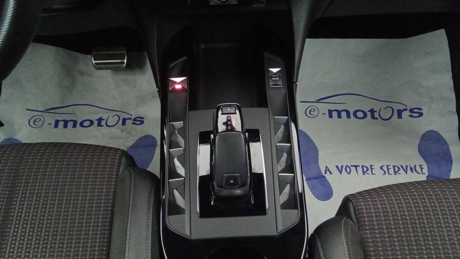 Mandataire Automobile occasion, recherche de Ds Ds3-crossback-puretech-130-eat8-performance-line - E-Motors