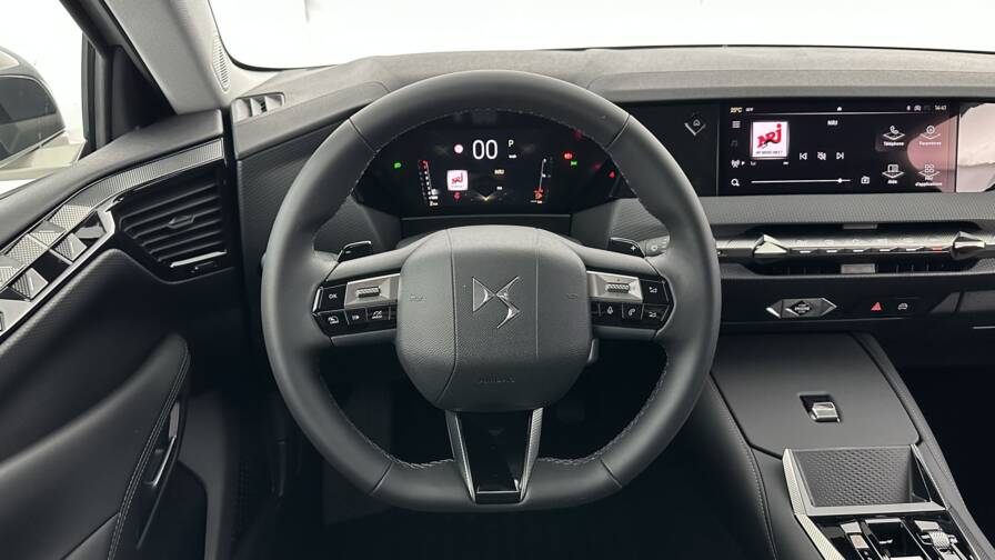 Mandataire Automobile neuf, recherche de Ds Ds4-1-5-bluehdi-130-eat8-pallas - E-Motors