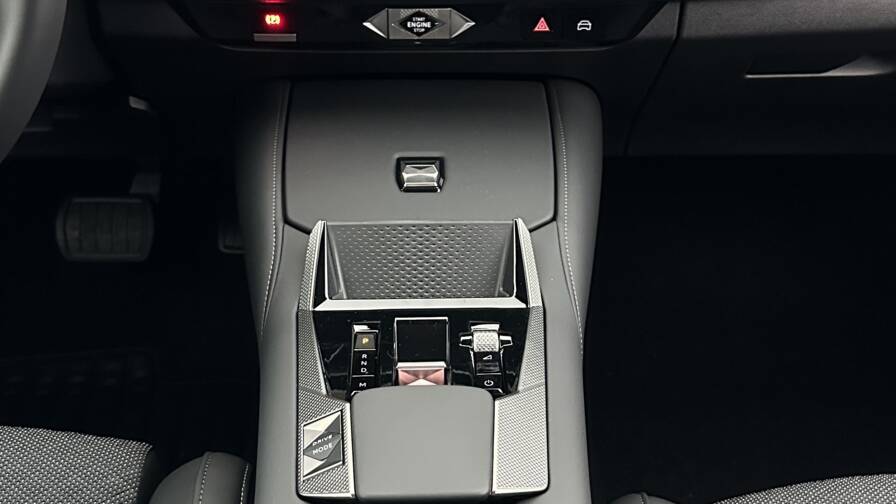 Mandataire Automobile neuf, recherche de Ds Ds4-1-5-bluehdi-130-eat8-pallas - E-Motors