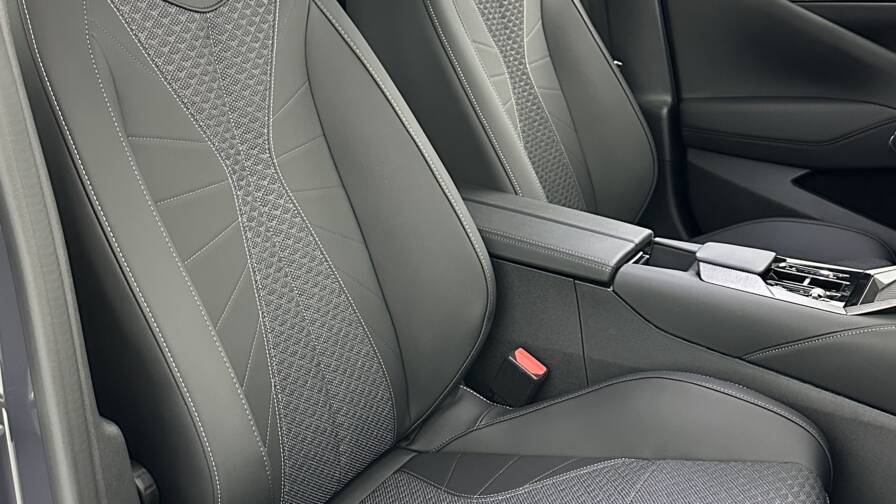 Mandataire Automobile neuf, recherche de Ds Ds4-1-5-bluehdi-130-eat8-pallas - E-Motors