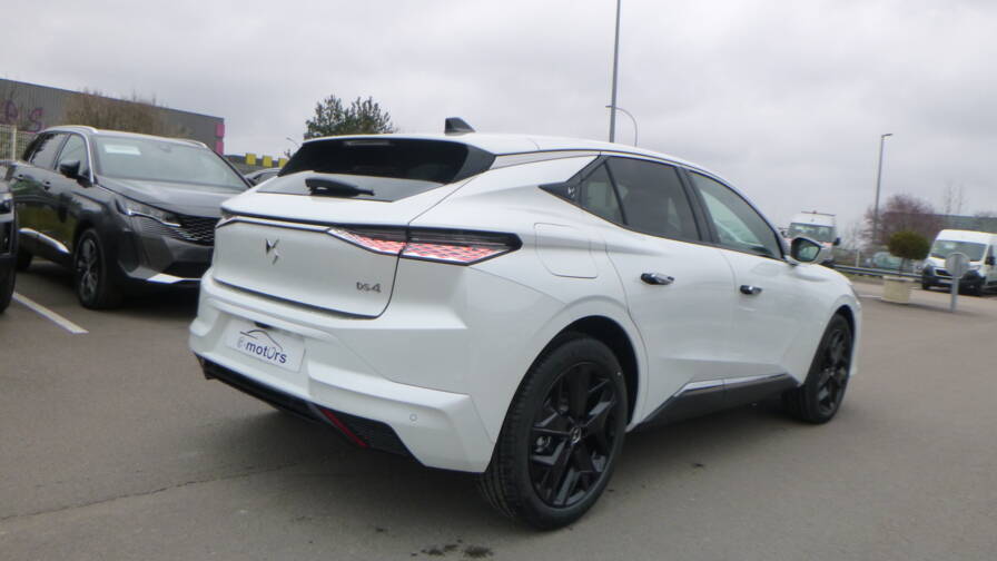 Mandataire Automobile neuf, recherche de Ds Ds-4-bluehdi-130-eat8-pallas-pack-confort - E-Motors