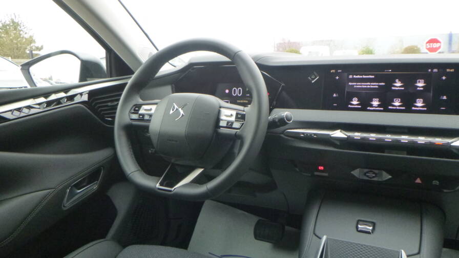 Mandataire Automobile neuf, recherche de Ds Ds-4-hybride-136-e-dct6-pallas-pack-confort - E-Motors